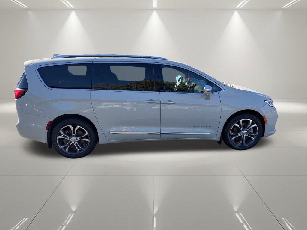 Used 2021 Chrysler Pacifica Pinnacle AWD/4WD image 8