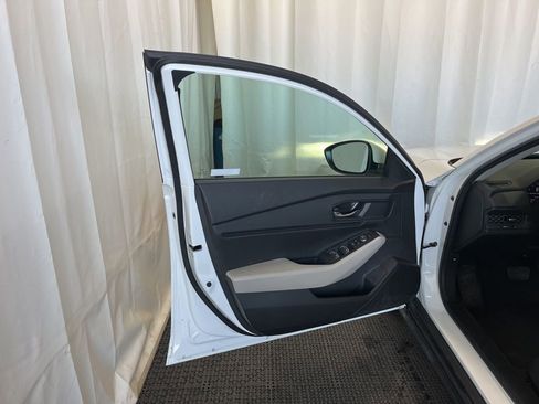 Used 2023 Honda Accord EX image 19