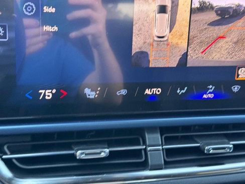 New 2026 Chevrolet Equinox EV LT image 15