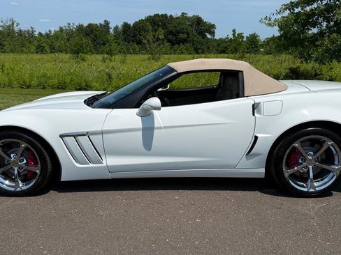 Used 2012 Chevrolet Corvette Grand Sport w/ 2LT Preferred Equipment Group RWD image 19