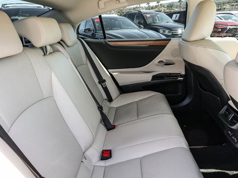 Used 2025 Lexus ES 300h w/ Premium Package FWD image 20