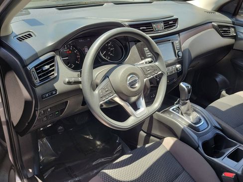 Used 2020 Nissan Rogue Sport S AWD/4WD image 9