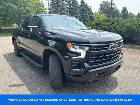 Used 2023 Chevrolet Silverado 1500 RST AWD/4WD image 2