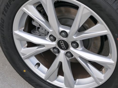 Used 2024 Audi Q3 2.0T Premium image 11