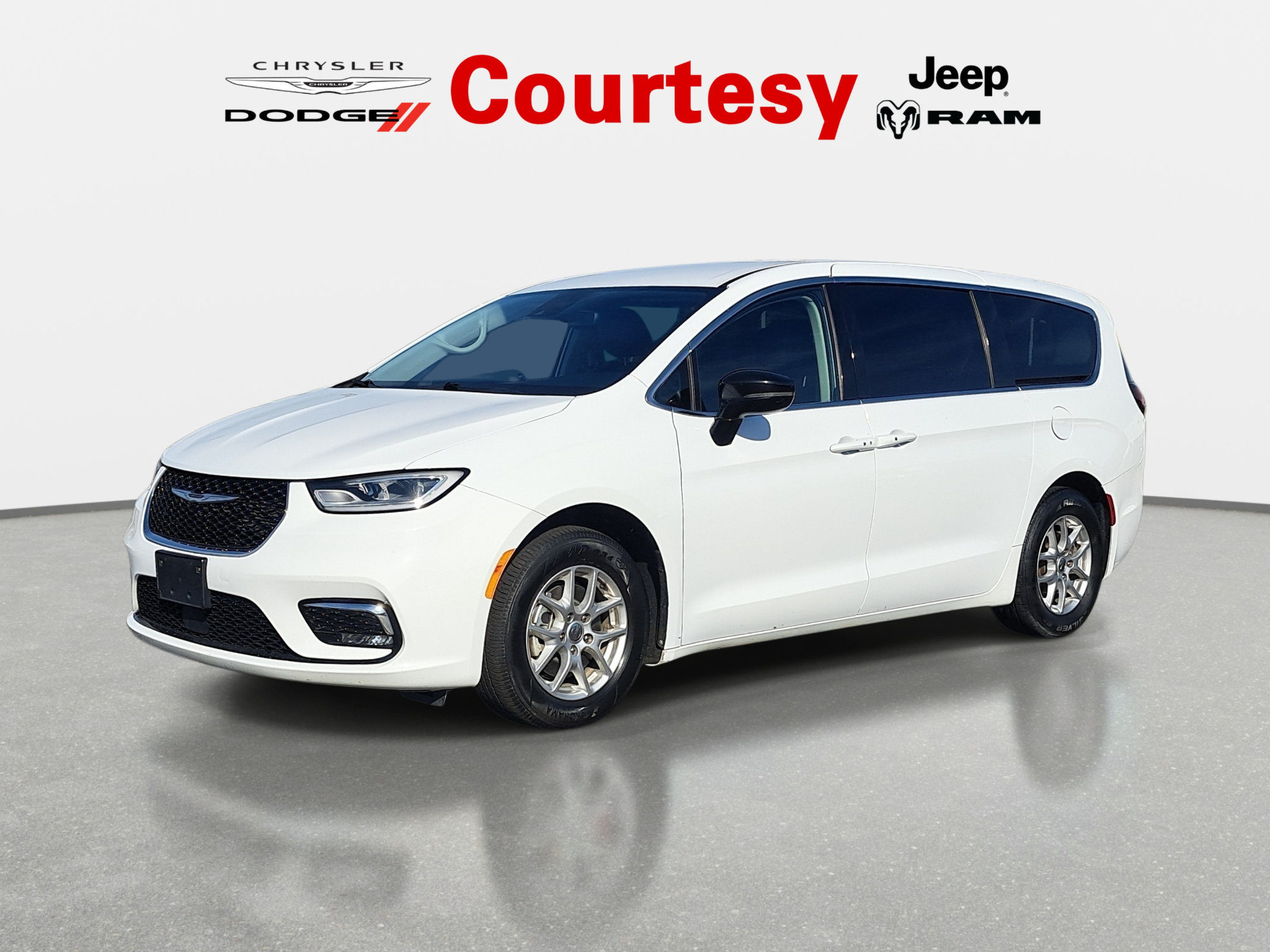 Certified 2024 Chrysler Pacifica Touring-L FWD image 8