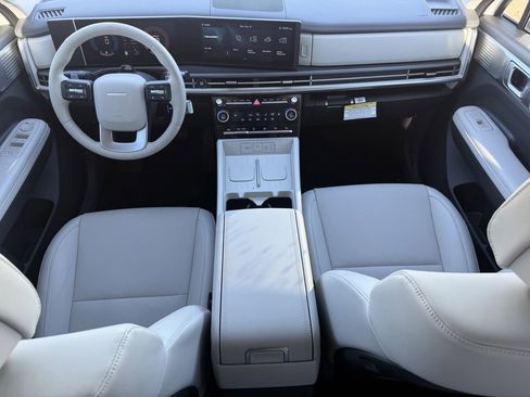 Used 2025 Hyundai Santa Fe SEL image 10