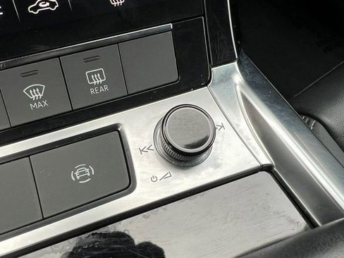 Used 2021 Audi e-tron Premium w/ Convenience Plus Package image 33