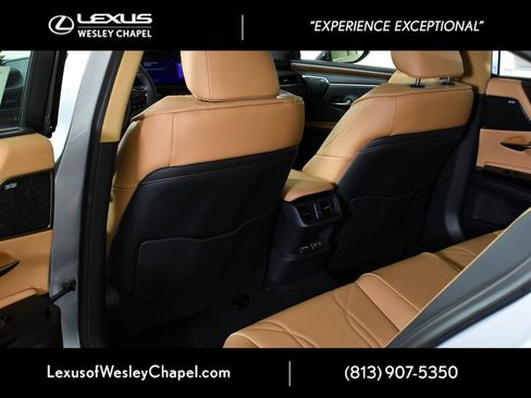 New 2025 Lexus ES 350 Ultra Luxury image 7