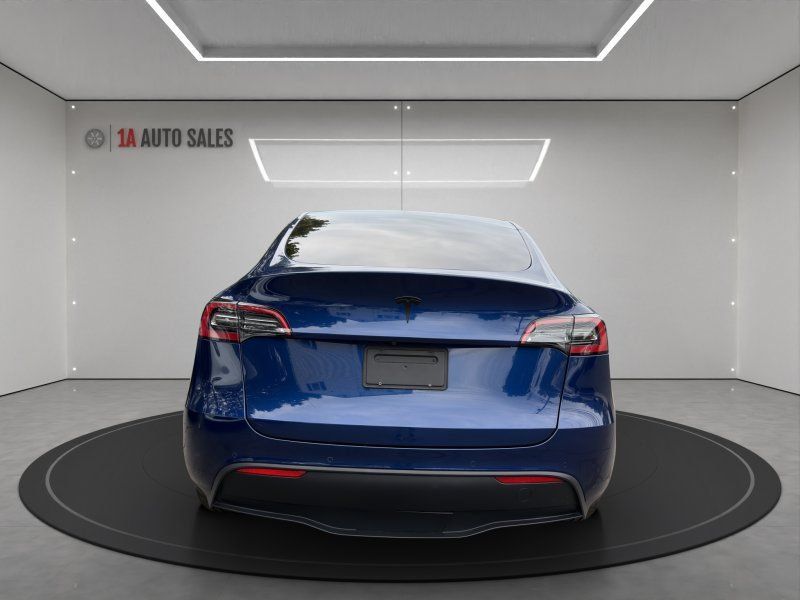 Used 2022 Tesla Model Y Long Range AWD/4WD image 4