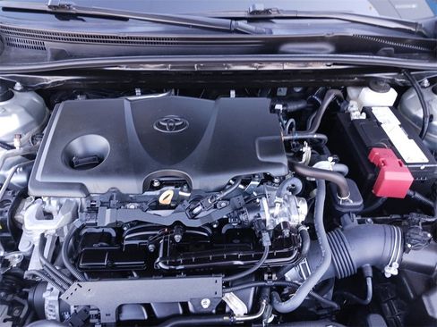 Used 2023 Toyota Camry SE image 14