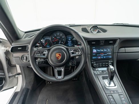 Certified 2019 Porsche 911 Carrera GTS image 29