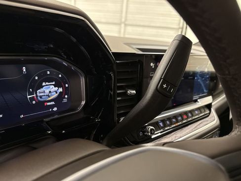 New 2026 GMC Sierra 3500 SLT w/ SLT Convenience Package image 16