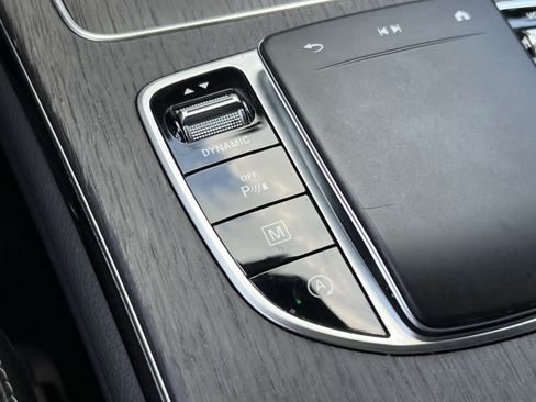 Used 2022 Mercedes-Benz GLC 300 4MATIC Coupe image 39