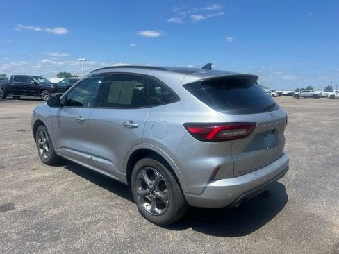 Used 2023 Ford Escape ST-Line w/ Tech Pack #1 AWD/4WD image 8