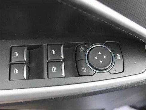 Used 2022 Ford Explorer XLT w/ Equipment Group 202A image 10