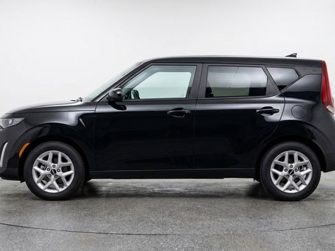 Used 2025 Kia Soul LX w/ LX Technology Package FWD image 5