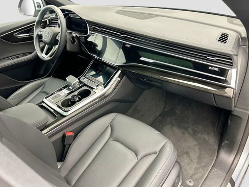 Used 2025 Audi Q8 Premium Plus w/ Premium Plus Package image 16