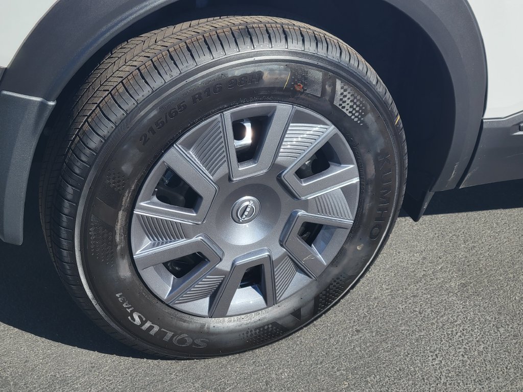 New 2027 Nissan Kicks S FWD image 3