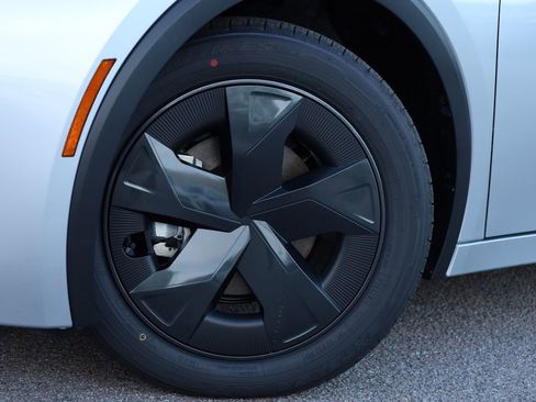 New 2026 Toyota Prius LE image 2