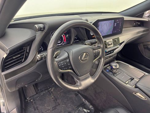 Used 2021 Lexus LS 500 w/ Cold Weather Package (CK) RWD image 14