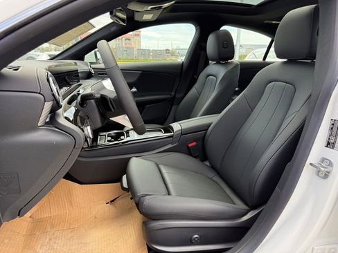 Certified 2025 Mercedes-Benz CLA 250 4MATIC image 3