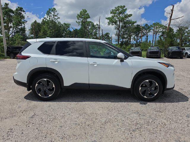 Used 2026 Nissan Rogue SV FWD image 3
