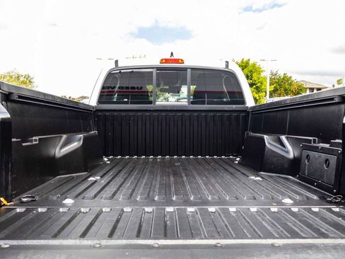 Used 2021 Toyota Tacoma SR5 RWD image 14