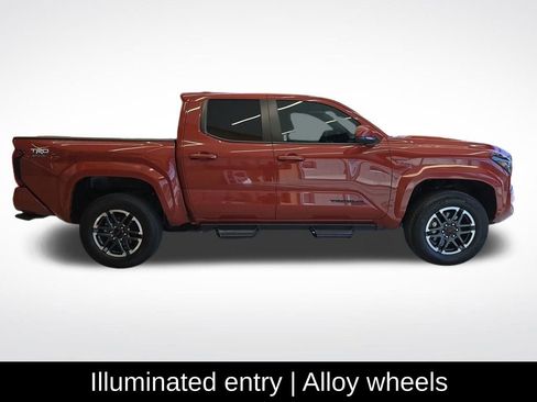 Used 2025 Toyota Tacoma TRD Sport image 6