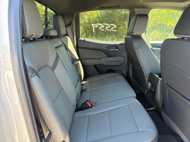 New 2026 Chevrolet Colorado ZR2 w/ Technology Package AWD/4WD image 15