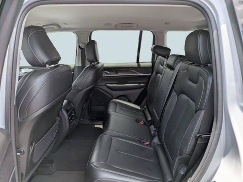 Used 2023 Jeep Grand Cherokee Limited AWD/4WD image 13
