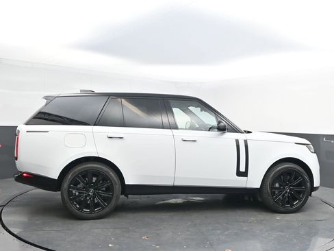 New 2025 Land Rover Range Rover SE image 8