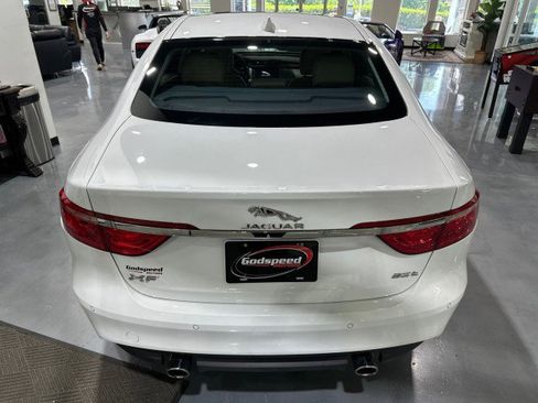 Used 2017 Jaguar XF Prestige RWD image 27