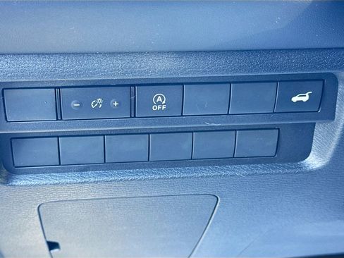 New 2026 Mitsubishi Outlander SE image 10