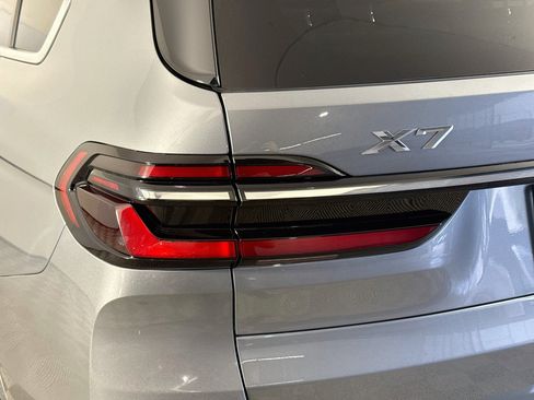 Used 2025 BMW X7 xDrive40i AWD/4WD image 36