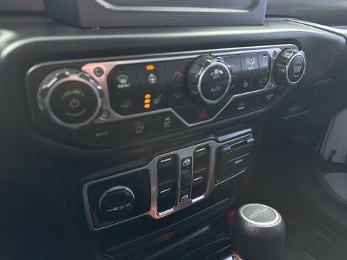 Used 2020 Jeep Gladiator Sport w/ Quick Order Package 24S image 19