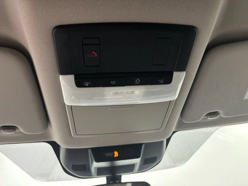 Used 2025 Nissan Rogue SV AWD/4WD image 37