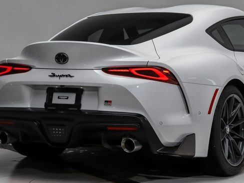 Used 2023 Toyota Supra Premium w/ Driver Assist Package image 4