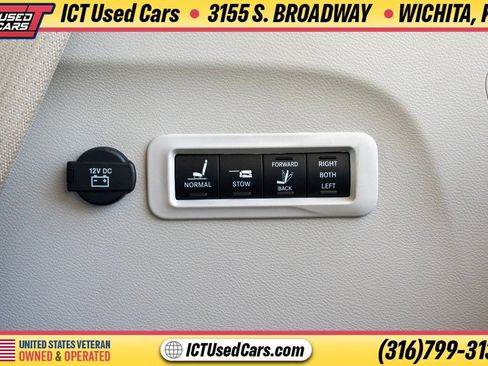 Used 2020 Chrysler Pacifica Limited FWD image 30