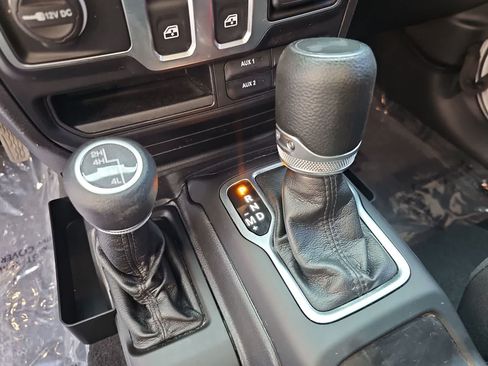 Used 2022 Jeep Wrangler Sport AWD/4WD image 20
