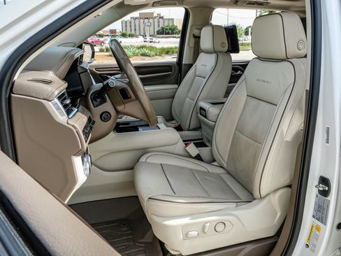 Used 2021 GMC Yukon XL Denali w/ Denali Premium Package RWD image 35