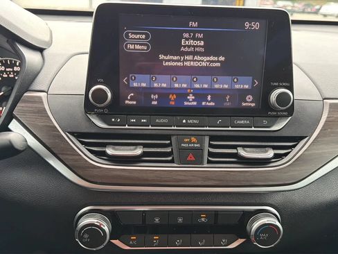Used 2023 Nissan Altima 2.5 SV FWD image 18