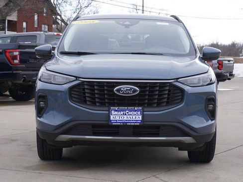 Used 2025 Ford Escape Platinum image 8