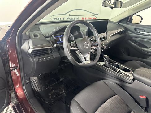 Used 2023 Nissan Altima 2.5 SV w/ SV Premium Package FWD image 16