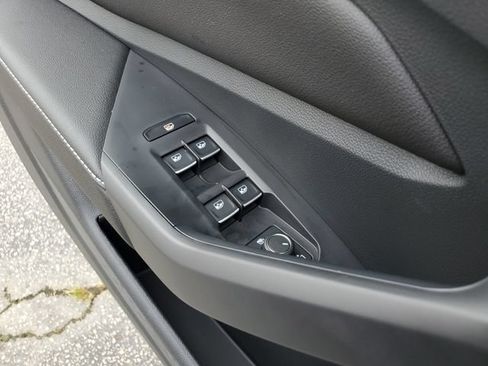 Certified 2025 Volkswagen Jetta Sport FWD image 24