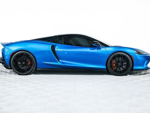 Used 2022 McLaren GT RWD image 19