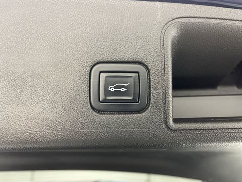 Used 2022 GMC Terrain SLE w/ Driver Convenience Package image 31