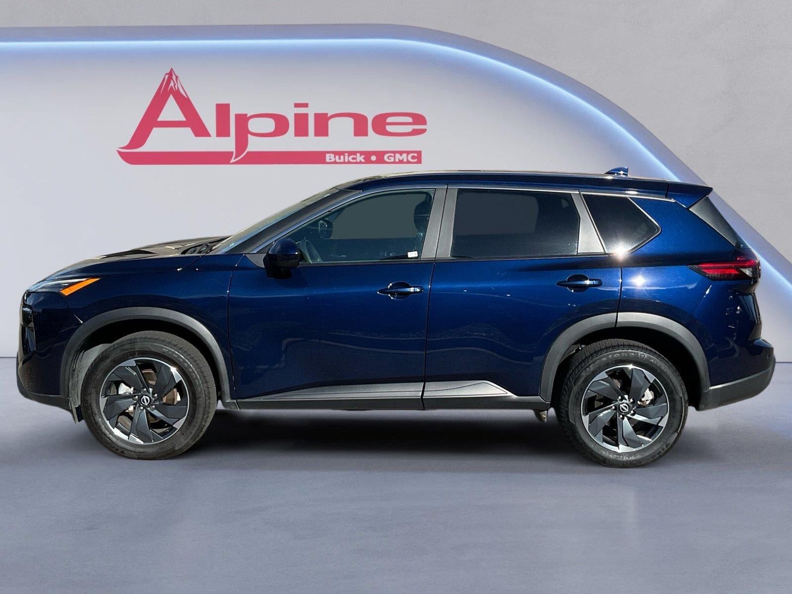 Used 2024 Nissan Rogue SV AWD/4WD image 2