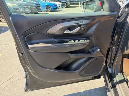 Used 2023 GMC Terrain SLT w/ Elevation Edition AWD/4WD image 11
