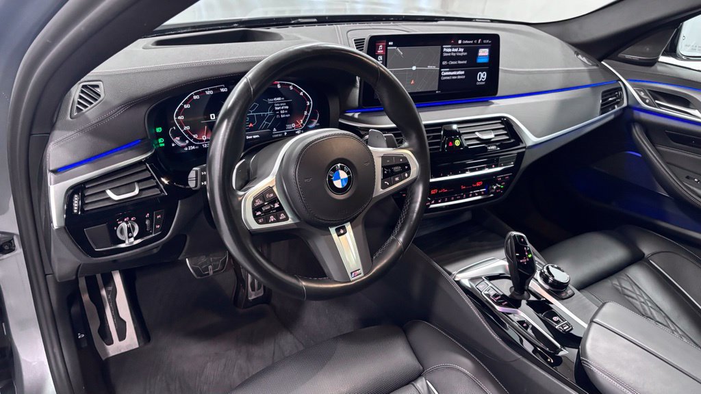 Used 2023 BMW M550i xDrive w/ Dynamic Handling Package AWD/4WD image 12