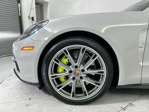 Used 2018 Porsche Panamera 4 Executive image 19